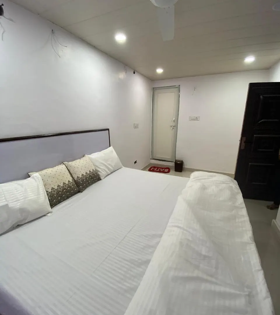 Meenakshi Guest House Varanasi