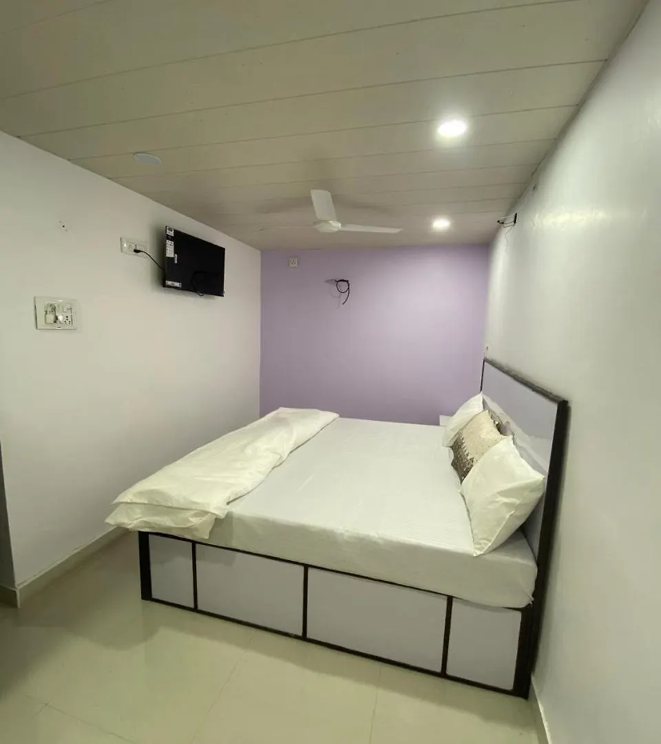 Meenakshi Guest House Varanasi